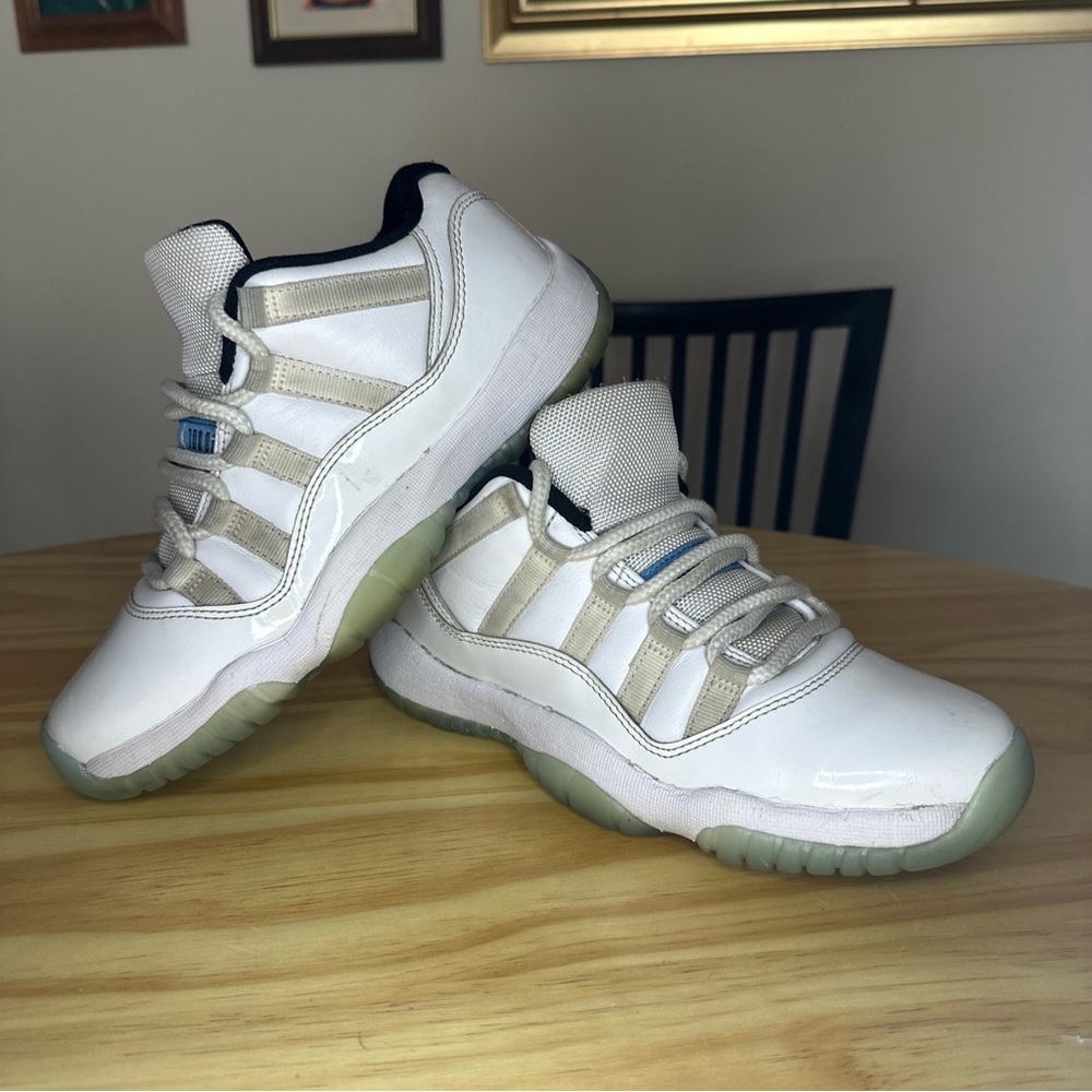 Jordan 11 Retro Low Legend Blue Size 6Y 528896-117